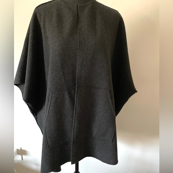 Eileen Fisher Cape Wrap Size M Outerwear Charcoal Black Merino Wool Reversible - Picture 11 of 13